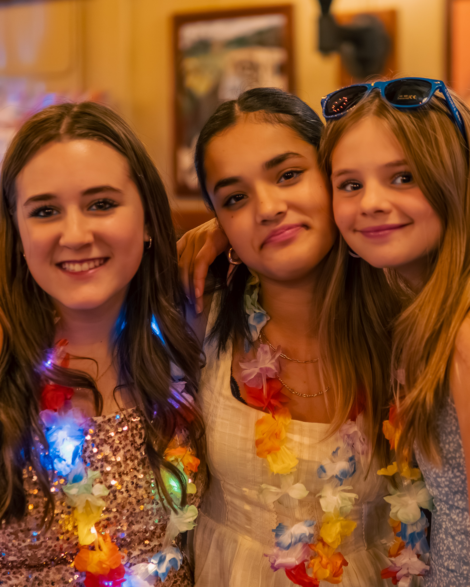 Friends & Faces - Image 2